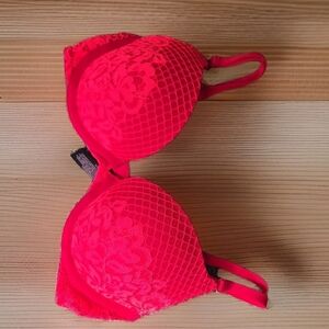 ☕️VICTORIA'S SECRET VERY SEXY PUSH-UP PIGEONNANT UNDERWIRE BRA SIZE 32C